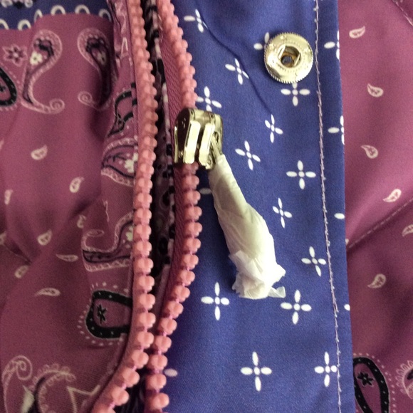Pistola Callista Purple Pink Quilted Orchid Bandana-Print Puffer Jacket or Vest - Picture 15 of 16